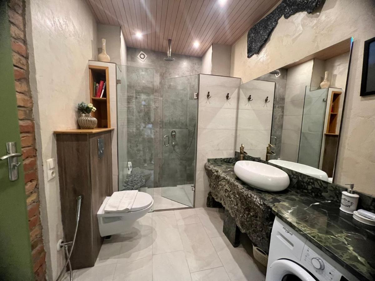 T2&T3 Apartments Levanto Tbilisi Buitenkant foto